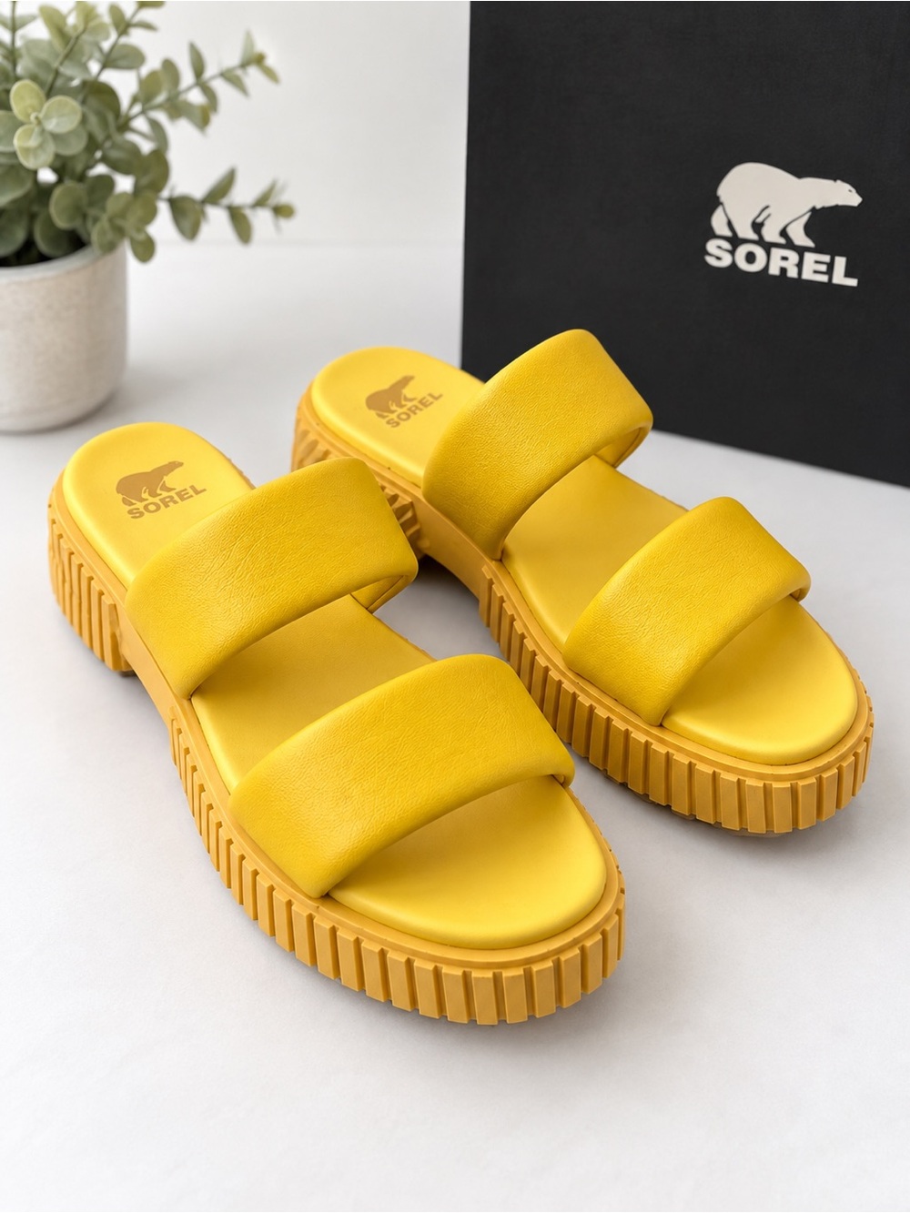 SOREL Dayspring Platform Slide Sandals Yellow Leather Women’s Size 8.5